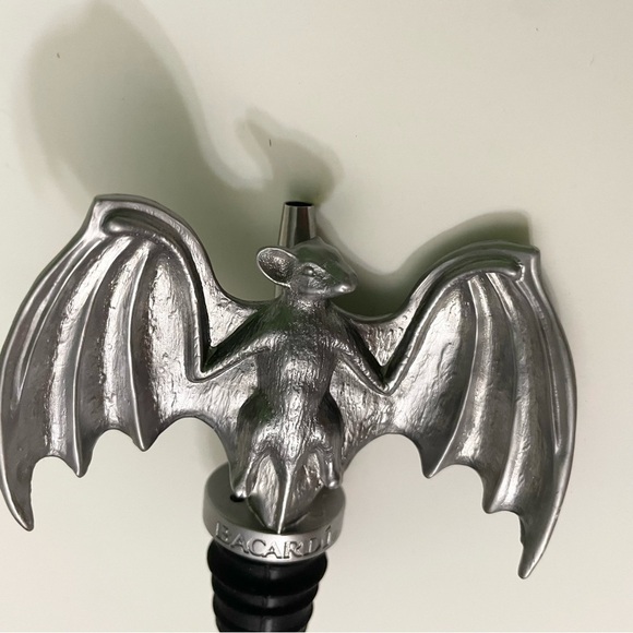 Bacardi Rum Gothic Bat Liquor Bottle Spout Pourer Stopper Top Metal Pewter Bar - Picture 16 of 16
